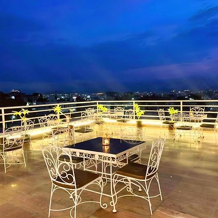 Hotel The Celebration By Amod Best Hotel & Rooftop ウダイプル エクステリア 写真